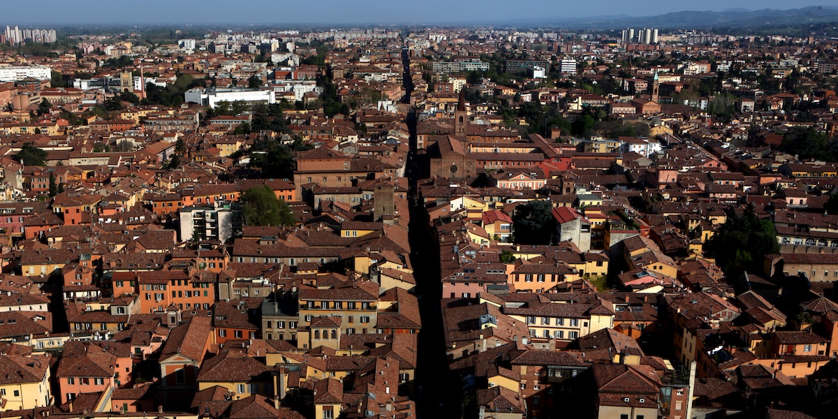 Il comune di Bologna darà pipe sterili alle persone dipendenti dal crack
