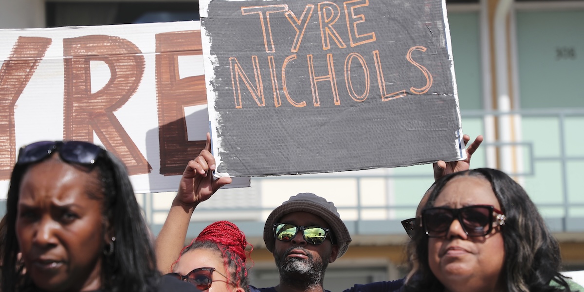 Ci sarà un nuovo processo contro tre agenti di polizia coinvolti in un noto caso di pestaggio a morte di un uomo afroamericano a Memphis