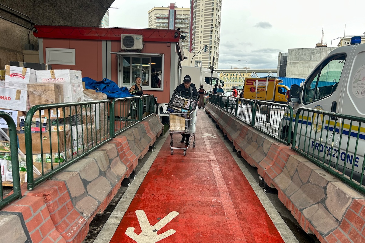 La grande raccolta alimentare per Gaza, a Genova