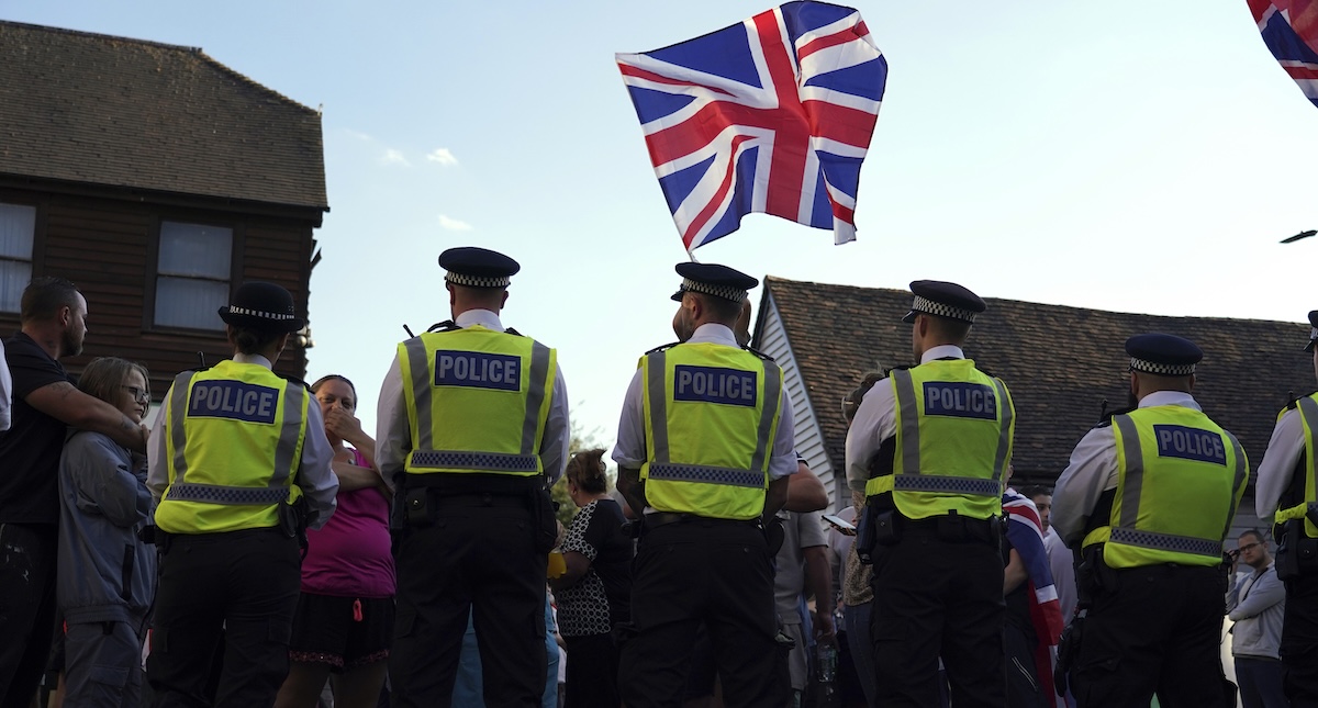 La corte di appello britannica ha stabilito che il governo potrà continuare a far alloggiare 138 richiedenti asilo in un hotel