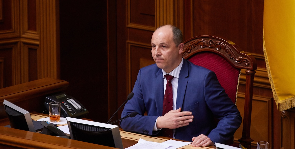 È stata arrestata una persona sospettata di aver ucciso l’ex presidente del parlamento ucraino Andriy Parubiy