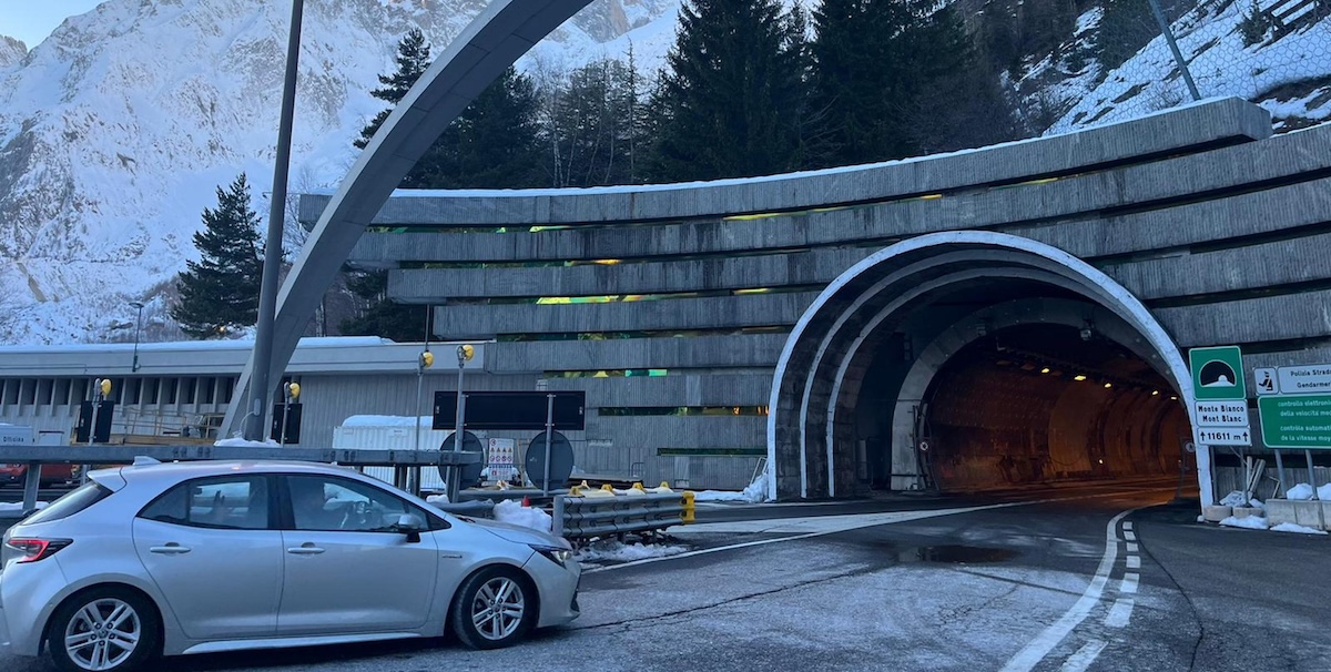 Il traforo del Monte Bianco resterà chiuso fino a metà dicembre per lavori di manutenzione