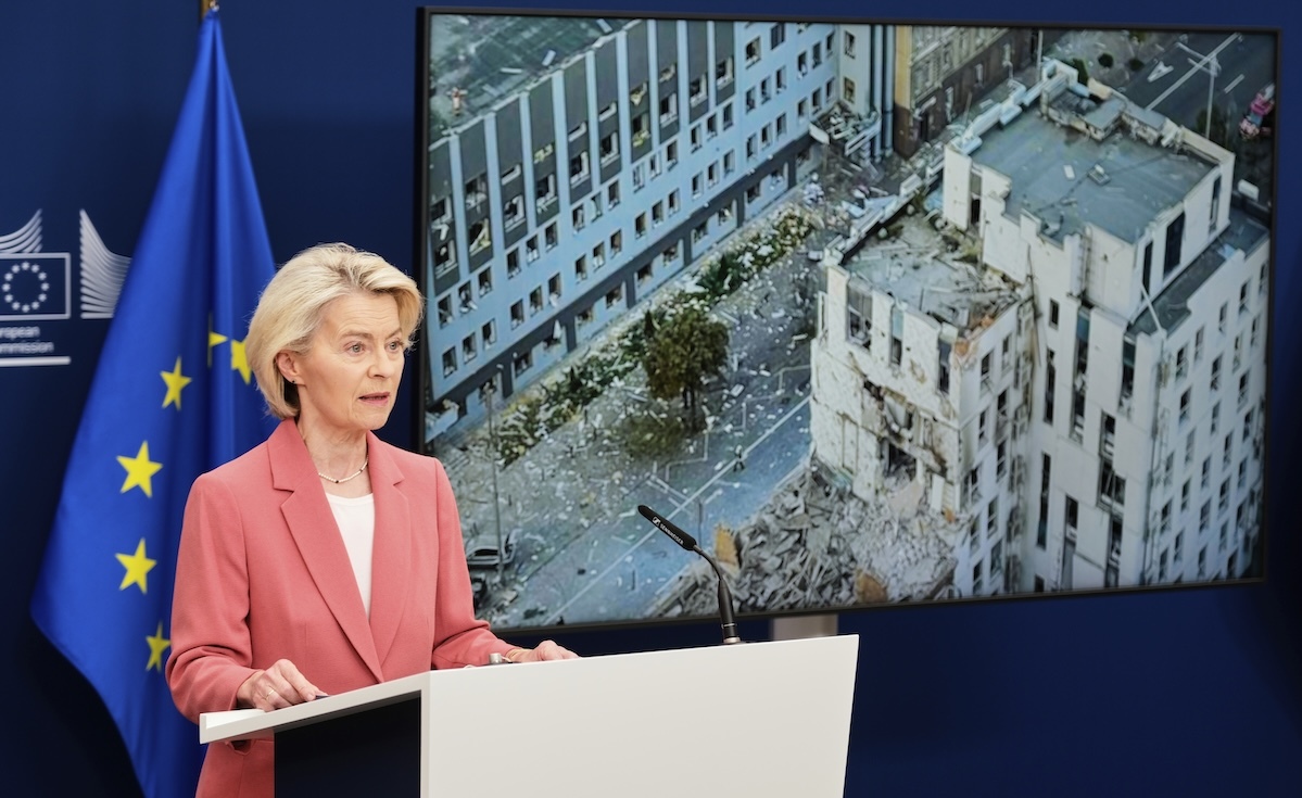 L’aereo su cui viaggiava Ursula von der Leyen è stato colpito da interferenze al GPS