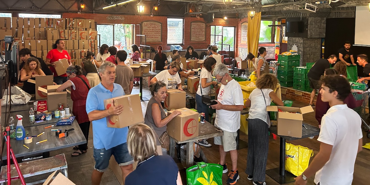 Come si gestiscono 300 tonnellate di cibo per aiuti umanitari