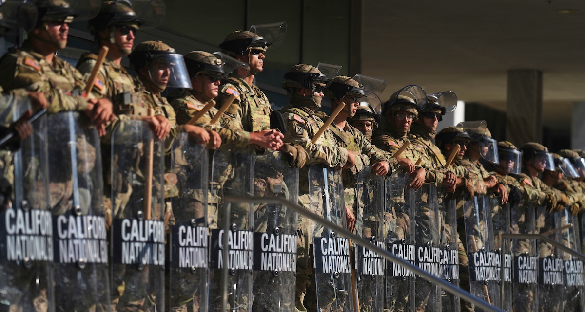 Un giudice ha stabilito che il modo in cui Trump ha usato la Guardia Nazionale a Los Angeles era illegale
