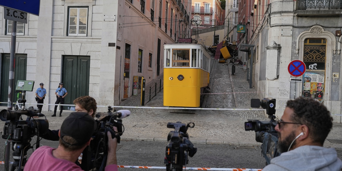 Cosa si sa sul deragliamento della funicolare a Lisbona