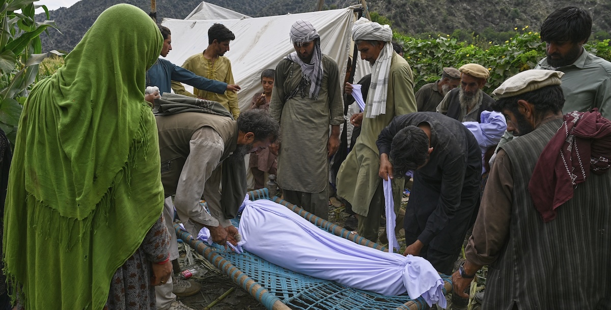 I morti per il terremoto in Afghanistan sono più di 2.200