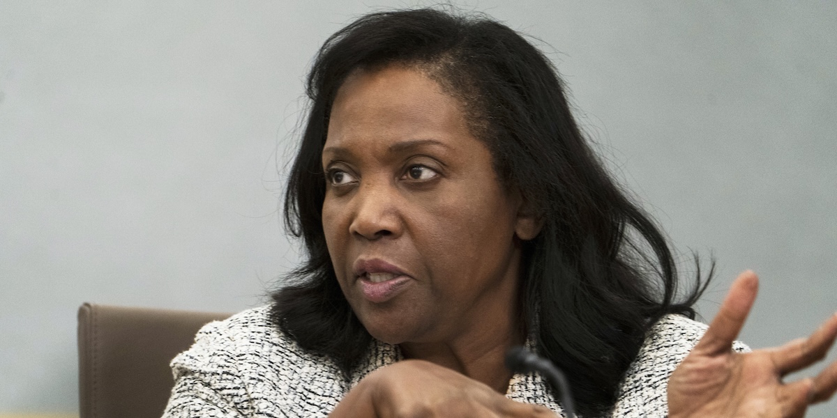 La consigliera della Federal Reserve che Trump vuole licenziare è indagata per frode dal dipartimento di Giustizia