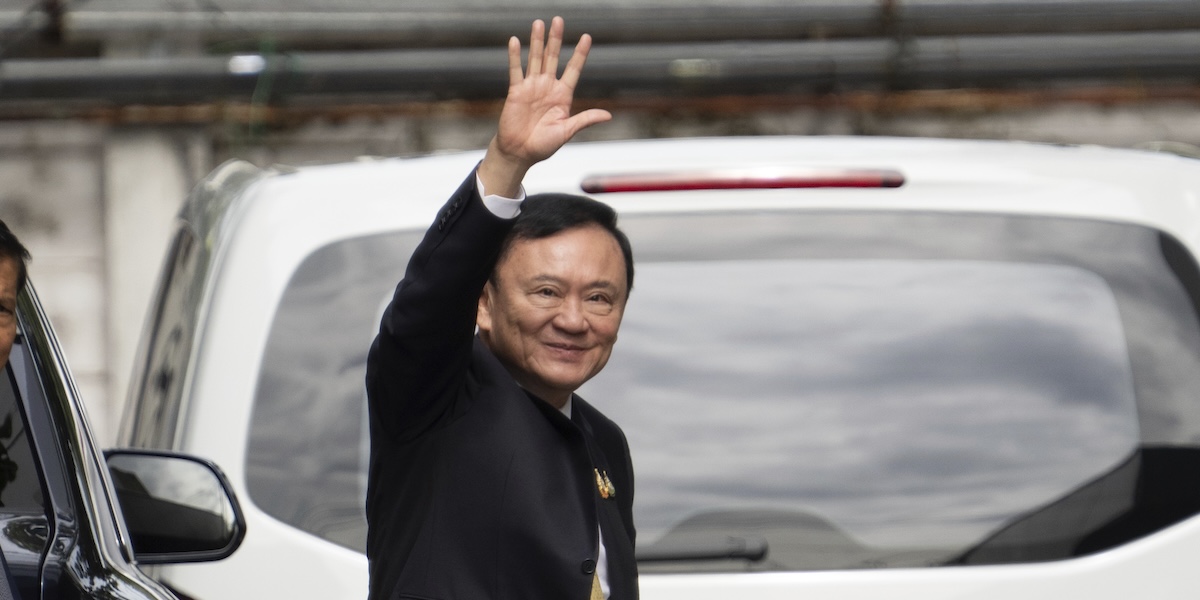 L’influente ex primo ministro thailandese Thaksin Shinawatra ha lasciato il paese, pochi giorni prima di una sentenza su di lui