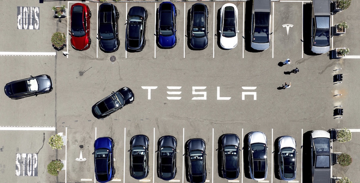 Tesla vuole dare a Elon Musk un enorme pacchetto retributivo da mille miliardi di dollari, con alcune condizioni