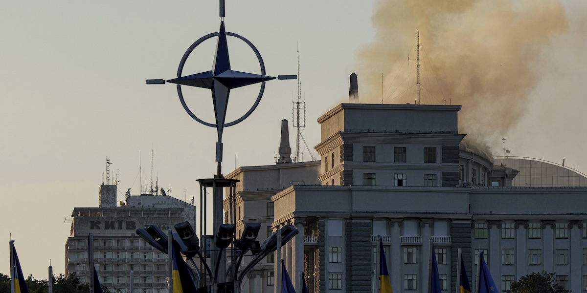Un attacco russo ha colpito un palazzo del governo, a Kiev
