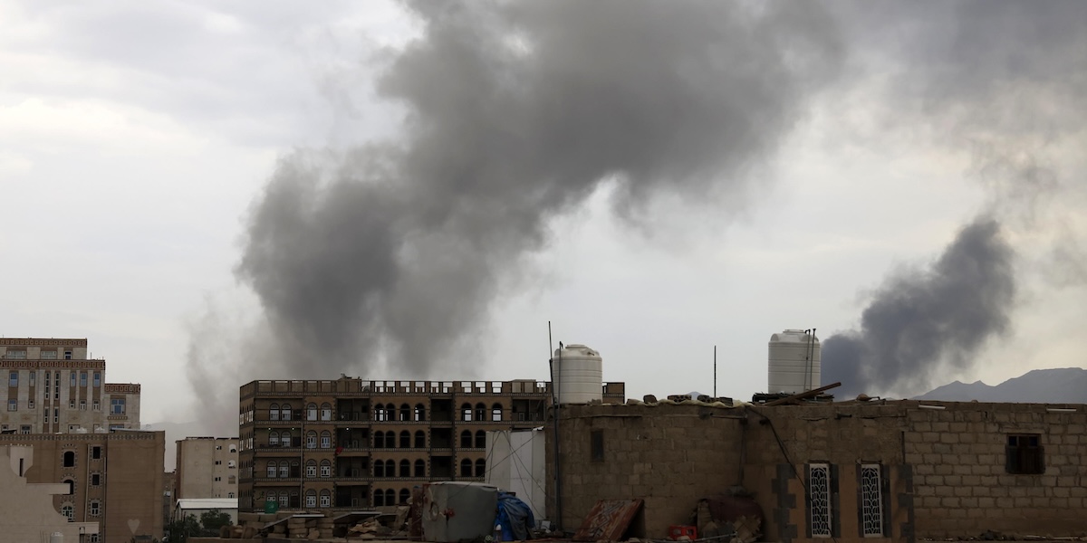 Israele ha bombardato di nuovo la capitale dello Yemen: gli Houthi dicono che sono state uccise almeno 35 persone