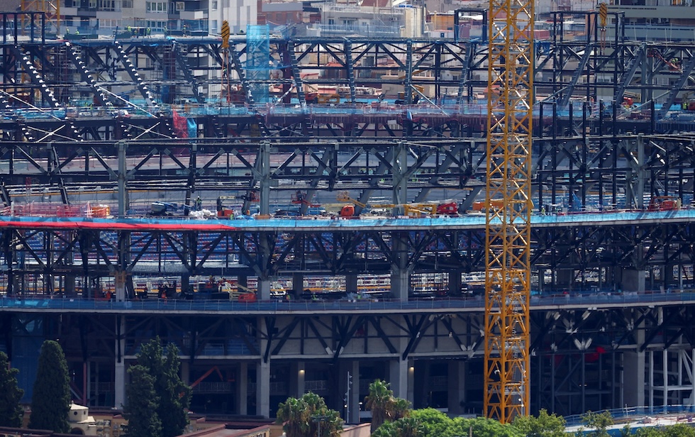 Il terzo anello del Camp Nou, praticamente inesistente, al 9 settembre 2025 (REUTERS/Albert Gea)