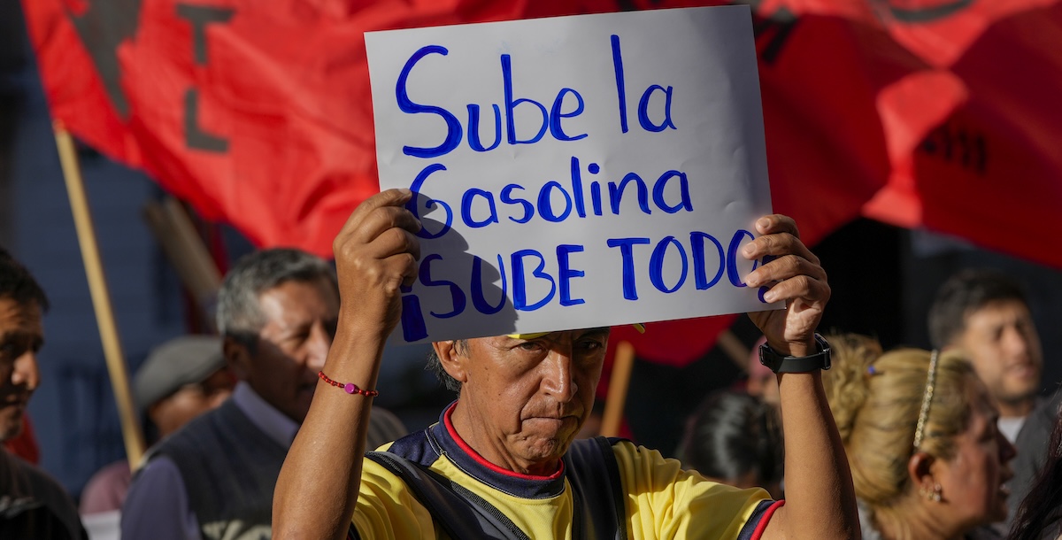 Il governo dell’Ecuador ha cancellato i sussidi sul gasolio, per cui in passato c’erano state proteste