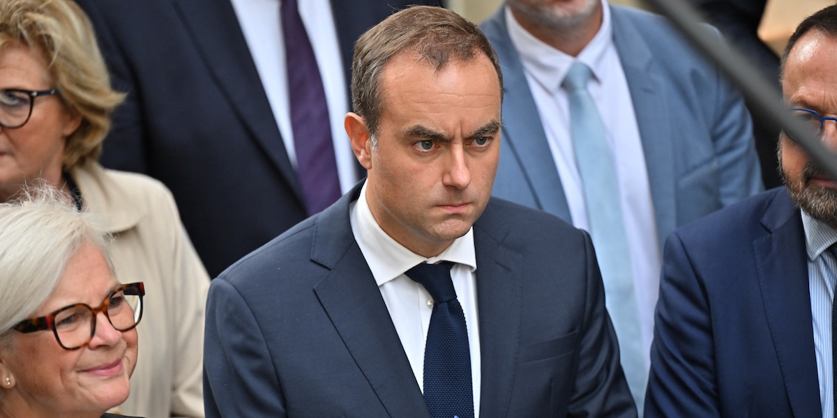 Il nuovo primo ministro francese, Sébastien Lecornu, ritirerà il piano del suo predecessore di abolire due giorni festivi