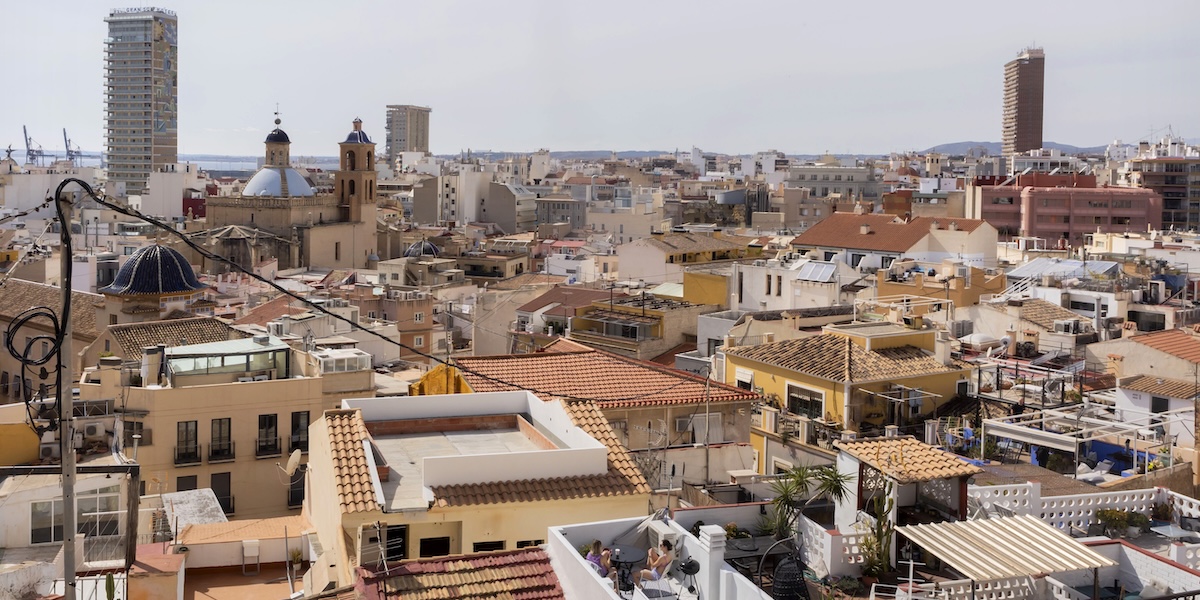 Il governo spagnolo farà cancellare dalle piattaforme per affitti brevi più di 53mila alloggi irregolari