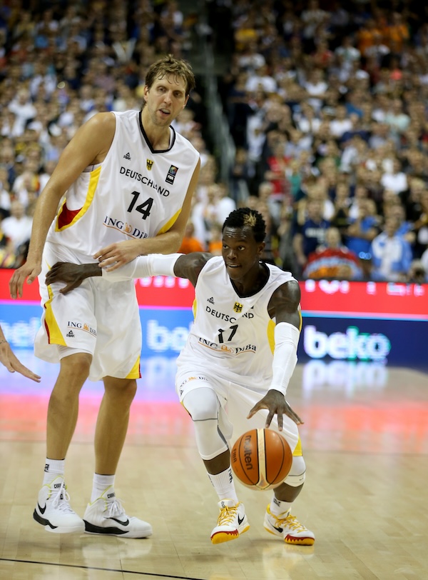 Da destra, Dirk Nowitzki e Schroder ad Eurobasket 2015, 5 settembre 2015 (Photo by sampics/Corbis via Getty Images)