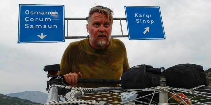 Un giro del mondo a piedi lungo 28 anni sta per finire
