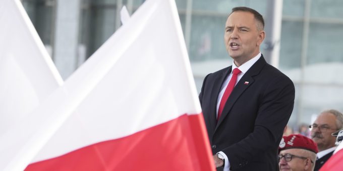 Due persone sono state arrestate per aver fatto volare un drone vicino al palazzo presidenziale polacco
