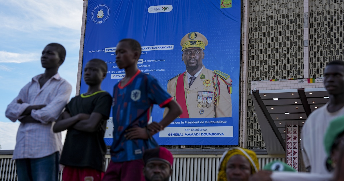 Oggi in Guinea c’è un referendum per una nuova Costituzione, boicottato dalle opposizioni