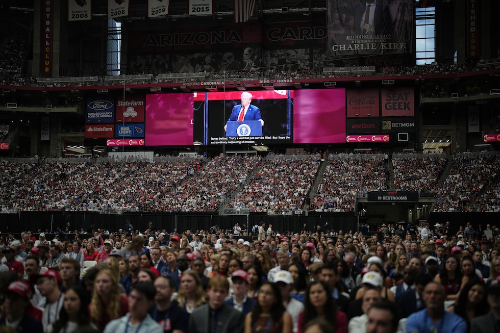 L'interno dello stadio durante il discorso di Trump
