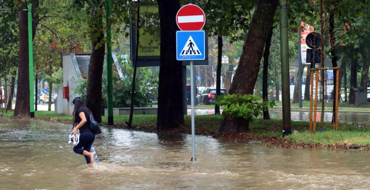 A Milano è esondato il fiume Seveso, nella parte nord della città