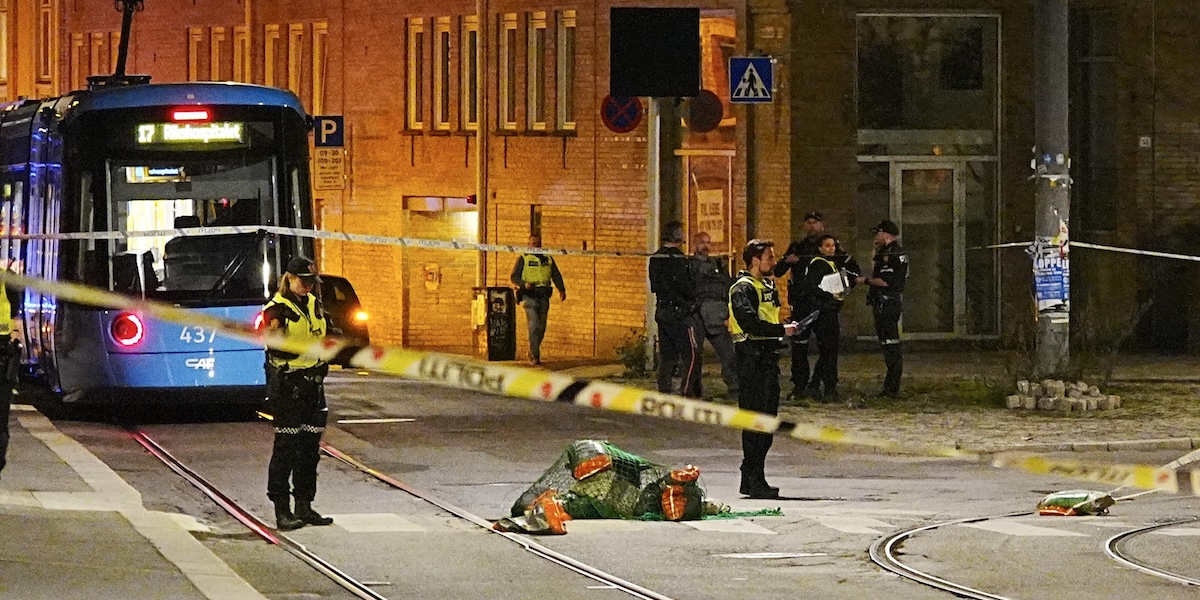 Nel centro di Oslo sono state lanciate due bombe a mano: non ci sono feriti, tre persone minorenni sono state fermate