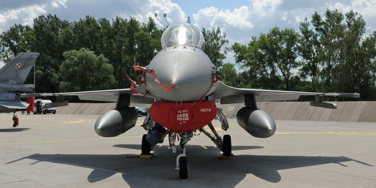 La Polonia ha detto che i suoi jet e quelli della NATO hanno pattugliato lo spazio aereo polacco durante l’attacco russo in Ucraina