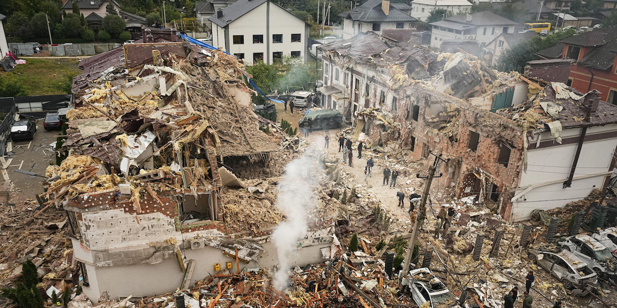 La Russia ha bombardato l’Ucraina con decine di missili e droni, uccidendo almeno 4 persone