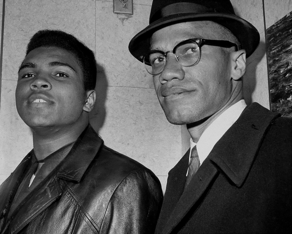 Muhammad Ali e il leader per i diritti civili degli afroamericani Malcolm X, 2 marzo 1964 (John Peodincuk/NY Daily News Archive via Getty Images)