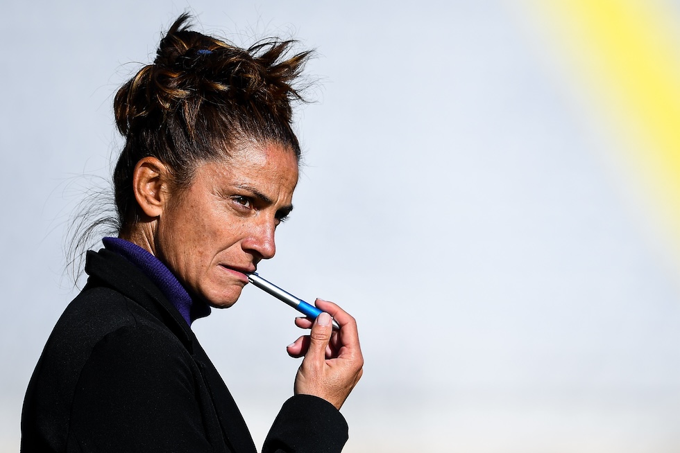 Patrizia Panico quando allenava la Fiorentina, 6 novembre 2021 (Stringer/Getty Images)