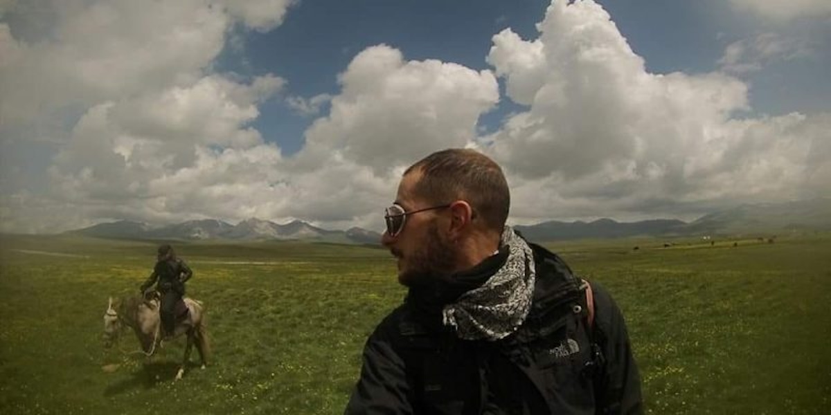 Il fotografo francese Antoni Lallican è stato ucciso da un drone in Ucraina