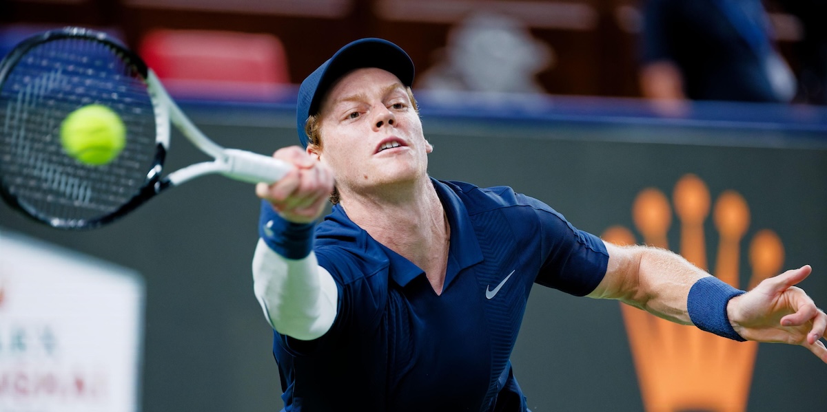 Jannik Sinner si è ritirato dal torneo Masters 1000 di Shanghai per crampi