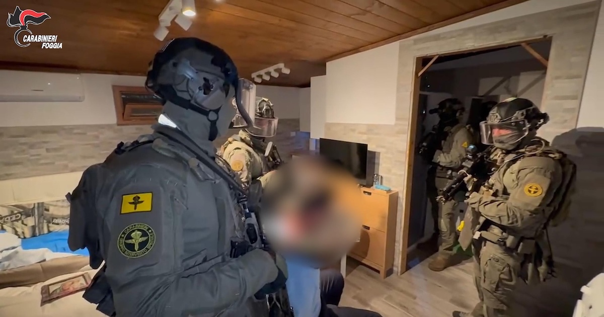 È stato arrestato Leonardo Gesualdo, considerato uno degli uomini più importanti del gruppo mafioso Società foggiana