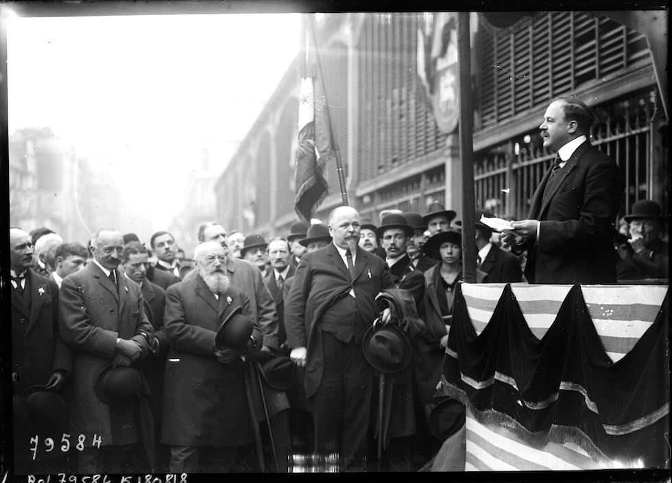 Frédéric François-Marsal durante un comizio a 1922, in Francia, nel novembre del 2022