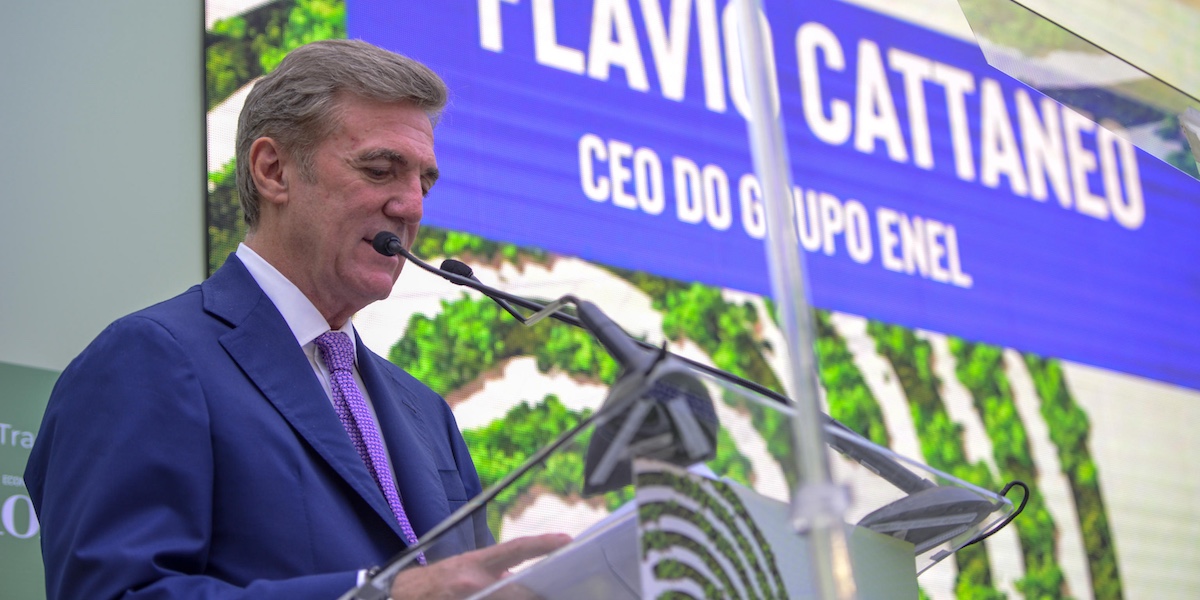 Anche l’amministratore delegato di Enel, Flavio Cattaneo, è stato spiato con un software sul suo telefono