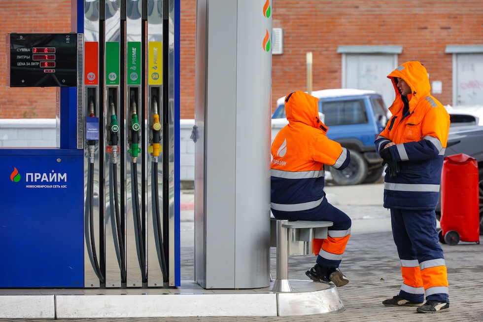Un distributore a Novosibirsk, l'8 ottobre
