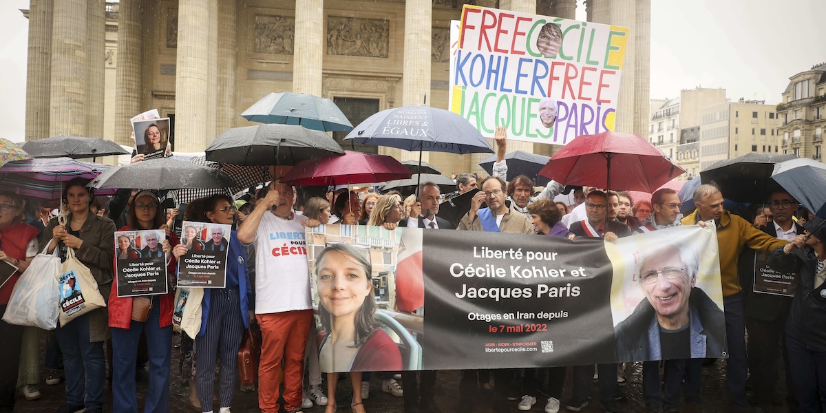 Due cittadini francesi detenuti in Iran, Cécile Kohler e Jacques Paris, sono stati condannati per spionaggio