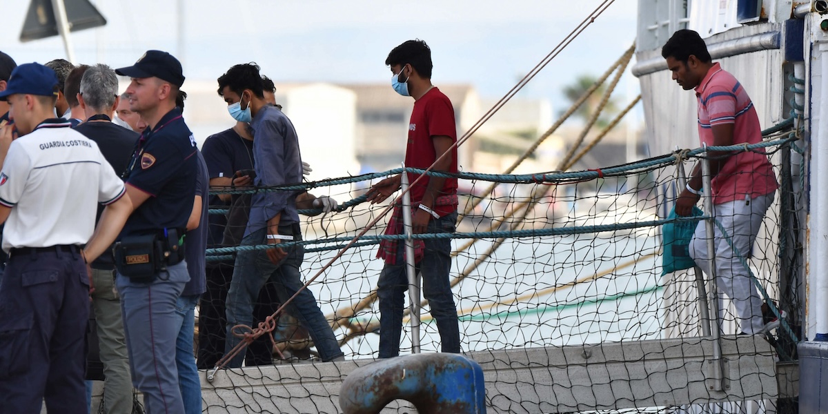 Il parlamento ha approvato simbolicamente il rinnovo automatico degli accordi con la Libia per fermare i migranti