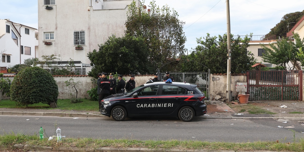 Una bomba ha distrutto due auto del giornalista Sigfrido Ranucci