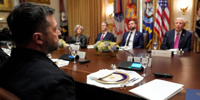 È in corso l’incontro tra Trump e Zelensky alla Casa Bianca