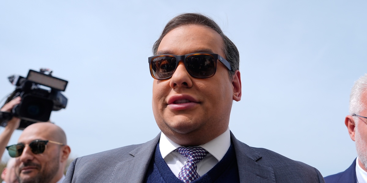 Donald Trump ha fatto scarcerare l’ex deputato Repubblicano George Santos, riducendogli la pena