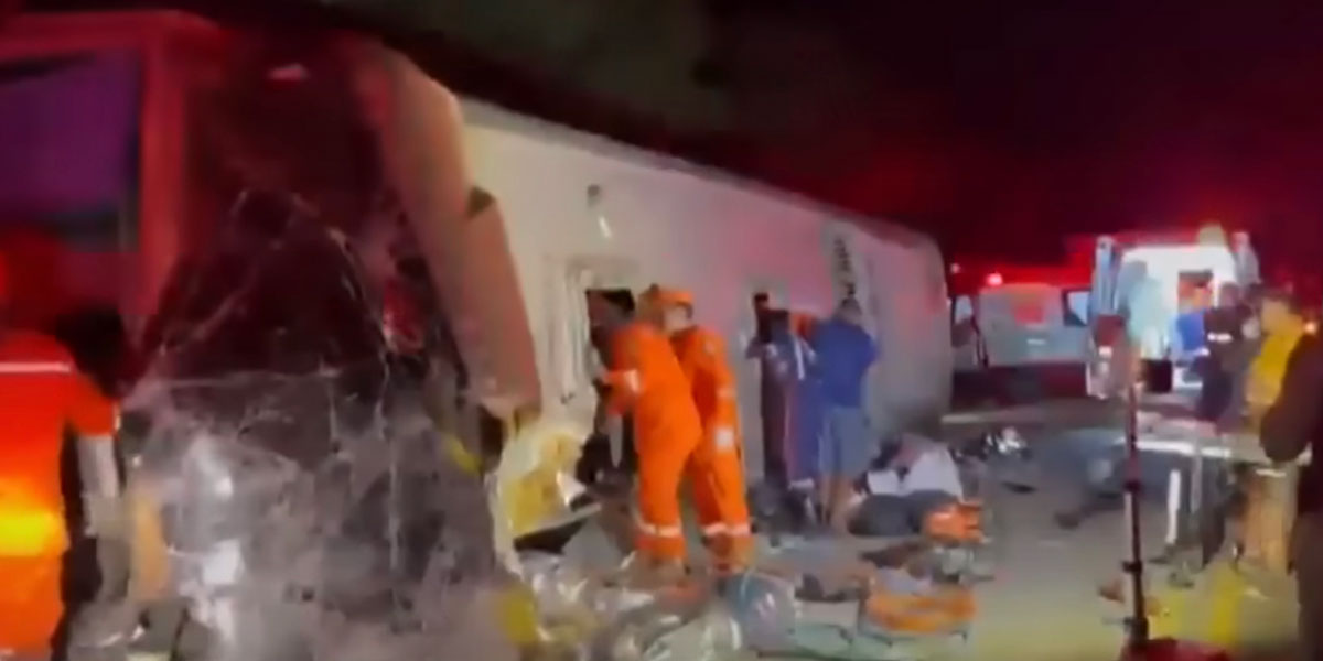 17 persone sono morte nel ribaltamento di un autobus in Brasile