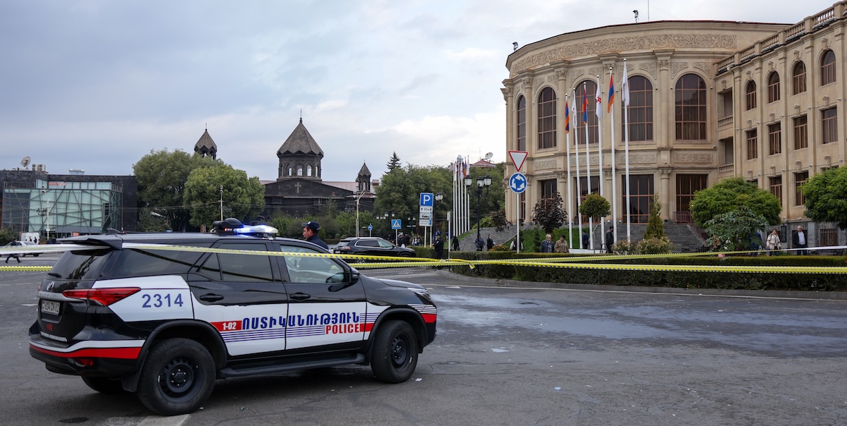 Il sindaco della seconda città dell’Armenia è stato arrestato con accuse che secondo l’opposizione sono politicamente motivate