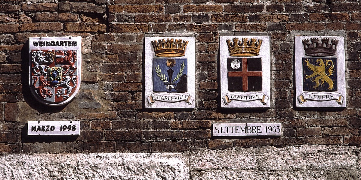 Che succede concretamente quando una città è gemellata con un’altra