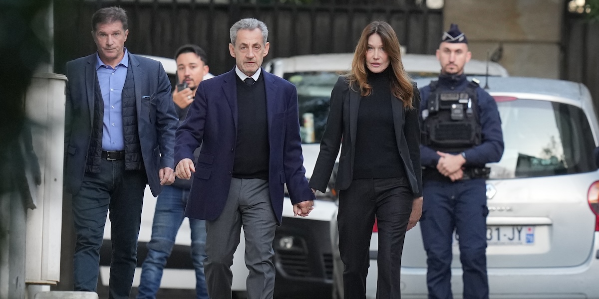 Nicolas Sarkozy in carcere sarà scortato da due agenti di polizia