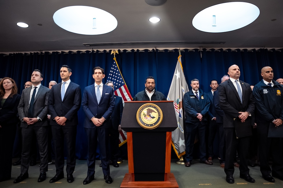 Il direttore dell'FBI, Kash Patel, durante la conferenza stampa del 23 ottobre a New York