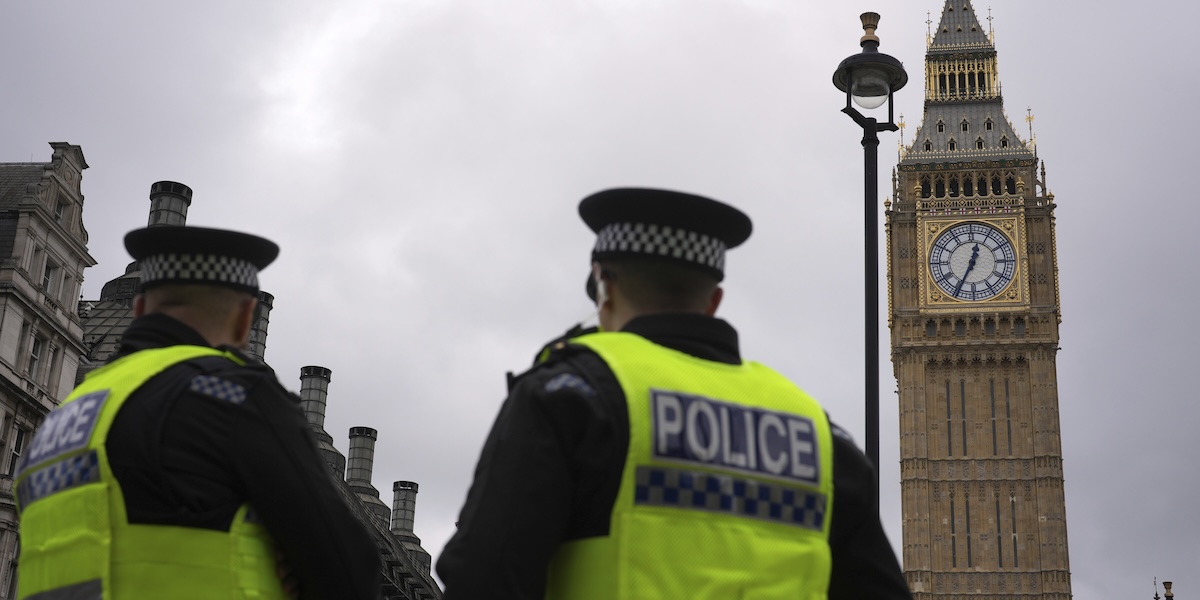 Nel Regno Unito è stato liberato per errore l’uomo migrante condannato per molestie il cui caso aveva portato a grandi proteste antimmigrazione