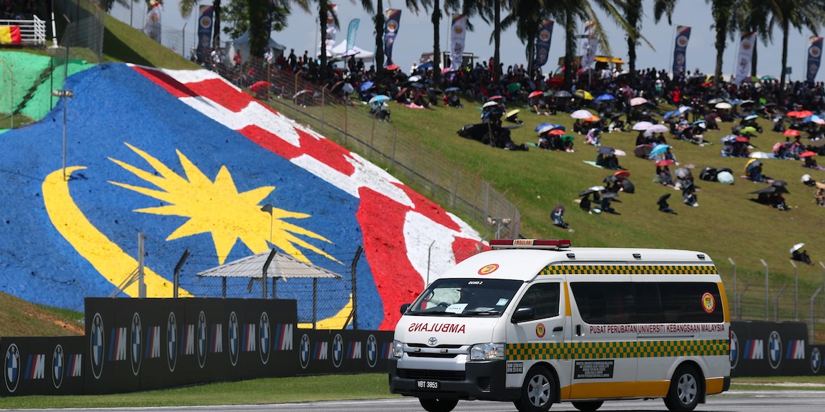 C’è stato un brutto incidente tra due piloti in Moto3: uno è in condizioni gravi