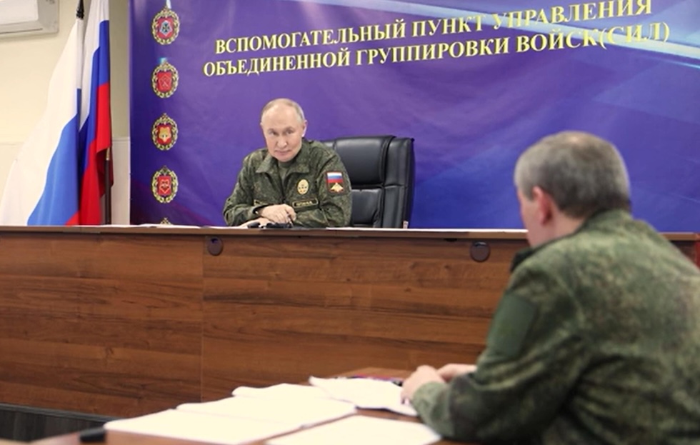 Vladimir Putin col capo di stato maggiore Valery Gerasimov, il 26 ottobre